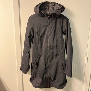 Lululemon Right As Rain Jacket Size 2 Black excellent condition